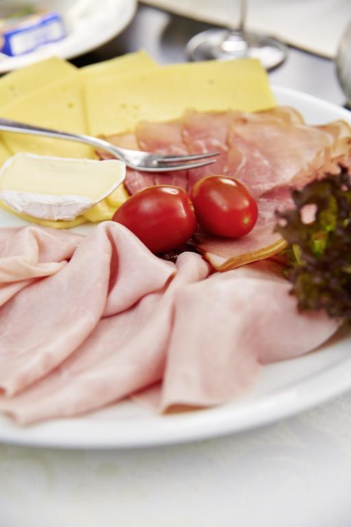 Gasthaus Huwer 베른카슈텔쿠에스 외부 사진